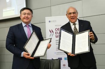 OECD and Kazakhstan sign a renewed MoU, 21 November 2018